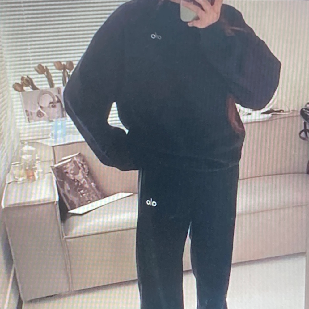 ALO Yoga Men's Charcoal Crewneck Sweater - Picture 3 of 5